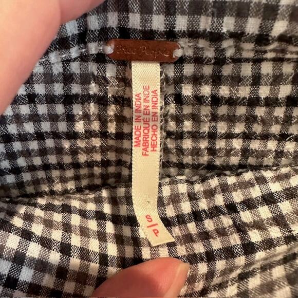 Free People Linen Blend Gingham Crop Pants Size: Small Color: Black/White - Picture 6 of 10
